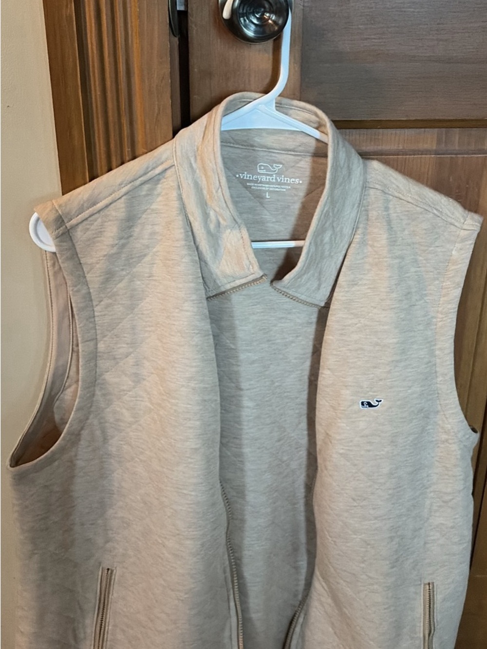 Vineyard Vines Men's Light Cream Quilted Sleeveless Vest